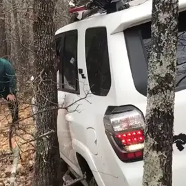 😅Por un milimetro😅🇻🇪🇺🇸#4wd#offroad#offroad4x4#offroading#venezuela#venezuelatiktok #venezuelan#venezuela4x4#toyota#toyota4x4#landcruiser#4runner