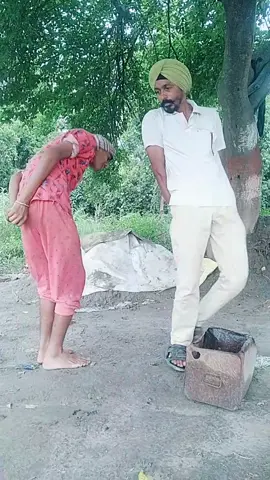 खाली टीन उठाते पेंट फटी पीछे से#TideLagaoDaagHatao #tik_tok_india #funnyvideos @anitafarmai287105128 @aryan_tiger20 @bawag036 @kamal_jabiya._12 @aksha