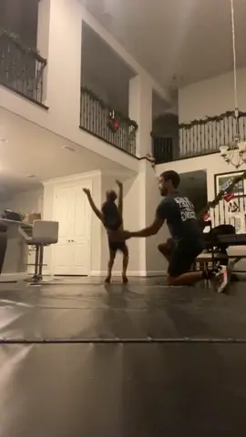 Jayden going for her first back handspring all by herself! #FelizNavidad #tumbling #backflip #parenting
