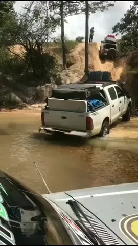 En la cima🔥🔥#4wd#offroad#offroad4x4#offroading#venezuela4x4#toyota4x4#landcruiser#machito#overlanding#rusticos#rusticos4x4#s80#toyotaautan