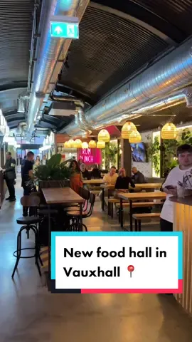 There’s 12 food vendors here…and it stays open till 1am (with a dj) 📍#vauxhall #foodhall #markethalls #vauxhallfood vauxhall food market pasta pizza london food brand new 