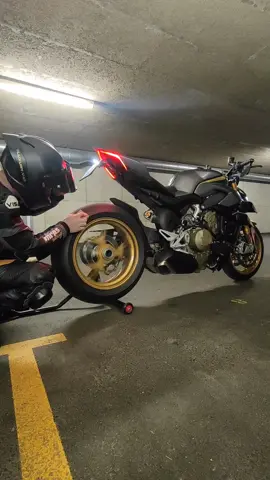 tag your Friend  #streetfighterv4 #ducati #motard #biker #moto #bikes 