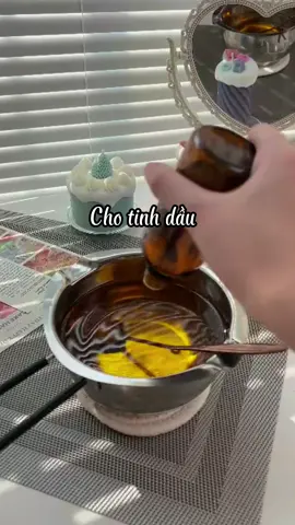 Làm nến tại nhà thoi#DIY  #diycandle #diyproject  #learnontiktok  #nenthom #cachlamnenthom #nenthomhandmade  #tinhdau  #candles