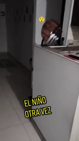 nuevamente en niño extraño aparece dentro de la casa #elniño #aparicion #miedo #terror #paranormal #perturbador #ghost #scary #fear 