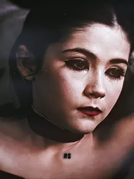 Miradas que dejan sin aliento🥹😍 #rubxnspellman #esthercoleman #orphan #fyp #viral #velocityedit 