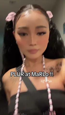 well i alteast managed to record this much!! 😖 always find me on floor watching @Tony’s gloving ft babysit by @FirestarterKang 🤭 #plur #kandi #sanriogirl #rave #marlo 