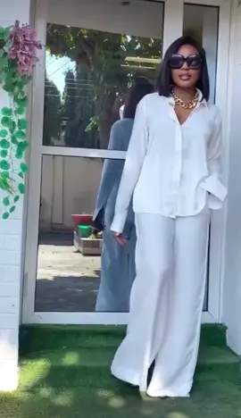 Nos chics ensemble en soie de luxe 😍simple mais ça donne un genre 😍 Disponible en pré commande couleur blanc , vert , violet , or , noir , bleue , rouge et orange  Pour commander écrivez moi sur whatsapp   J’expédie un peu partout 🥰 #fypシ゚viral #congolaise🇨🇩🇨🇬 #richoucollection229 #fyp #pourtoi #tiktokfeance🇫🇷 #benin #cotedivoire #togo #senegal #mali abonne toi a mon compte @RICHOU COLLECTION @abidjanshopping 