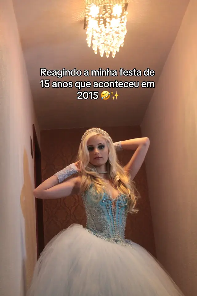 Eu tinha que fazer essa trend 🤣🤣 #15anos #trend #15anostrend #aniversario #aniversariode15anos 