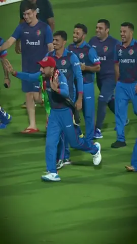 Rashid❤️Irfan#foryoupage #afghanistan #afgvspak #cric4you #rashidkhan #worldcup2023 #england #irfanpathan #pakistan #worldcup2023 #mubarak #kabul #dance 