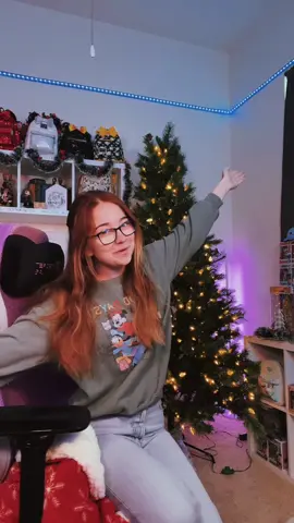Let's Catch Up!  It's been a While since we've Done a Chatting Video, and I've really missed talking with all of you! But we are Back and better than Ever!🎄 Are you a Decorate early person, or a Decorate in December type person? 👀