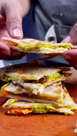 Homemade breakfast wraps #fyp #tiktokfood #breakfast #hotzy 