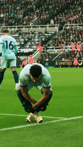 Solanke is back with another cold anime celebration 🥶 #afcb #PremierLeague #football #uksports #fyp 