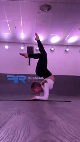 DAY 23/300 🩷 #foryou #stretching #dance #gymnast #split 