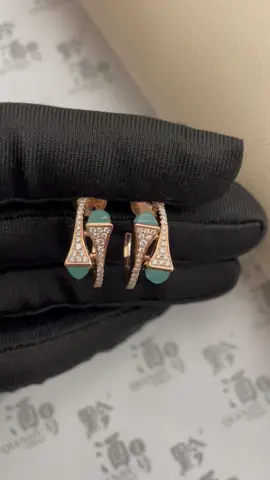 Wide earrings paired with turquoise color, very beautiful