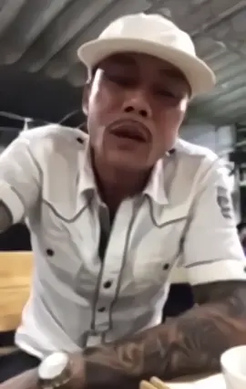 Anh Trường hướng dẫn ăn gà luộc đúng cách 😂 #truongcon #truongconnamdinh #nsndtruongcon #nsndtruongtruc 