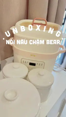 Nồi nấu chậm 1.6L nhà bear thì quá nổi tiếng rồi ạ, các mom nên mua dung tích lớn để sau này con ko còn ăn dặm nữa thì vẫn dùng cho gia đình được nè, đặc biệt nồi này có 2 thố 0.5L rất tiện trong khi nấu cho con luôn ý #emsuadiary #noinauchambear 