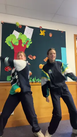 this is no elegant dance #viral #trendingsong #oxygen #fyp #lastyear #school @eva 