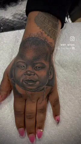Whout out to my client for trust me with her baby boys portrait  #tattoo #potraitartist #femaletattooartist 