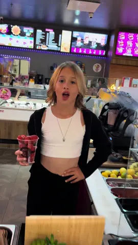Absolut Mega Yummy❤️❤️ @THERRMANN_MOM @Liikeez @Wonder Waffel Köln Ringe #fyp #foryourpage #foryou #goviral #trending #tiktok #Love #it #Wow #happy #freude #viral #food #sweet #chocolate #strawberry #lecker #delicious 