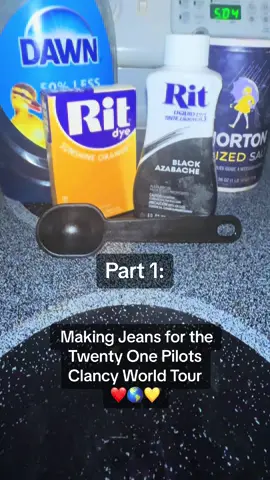 @twenty one pilots @starryeyedsquid  ❤️💛❤️