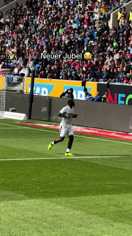 👌🏽👌🏽 @Boniface_jrn #bayer04 #bayerleverkusen #leverkusen #dfb #bundesliga #xabialonso #wirtz #grimaldo #schick #xhaka #frimpong #trainer #fussball #football #futbol #fy #fyp #viral #wow #gambo479 #dribble #skill #skills #dribbling #frimpong #boniface #hofmann #palacios #tah #hincapie #hradecky #b04svw #tsghoffenheim #hoffenheim #hoppenheim #granitxhaka #tapsoba #sinsheim #prezeroarena #celebration #funny #hose #meme 