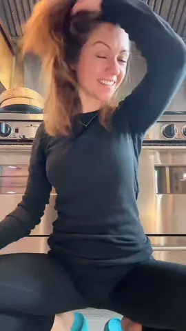 energizing before cleaning my kitchen 😅😜