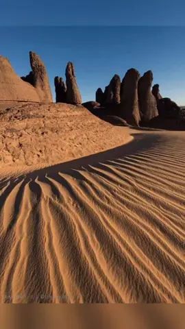 صور لتاسيلي اهڨار و الآسكرام في #صحراء_تمنراست # الجزائر 🇩🇿🏜️🌴 ✈️🏜️🚙