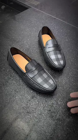 Quá sắc nét đi lên chân auto gái đổ ae nhé giá đang cực rẻ mua ngay nào#xu #xuhuong #xuhuongtiktok #giày #giàyluoi 