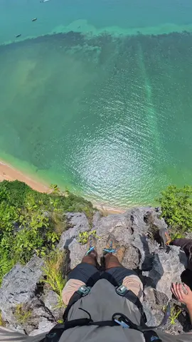 Bellyflop gone wrong #parachute #basejump #skydive #basejumping #travel #bellyflop #skydiving 