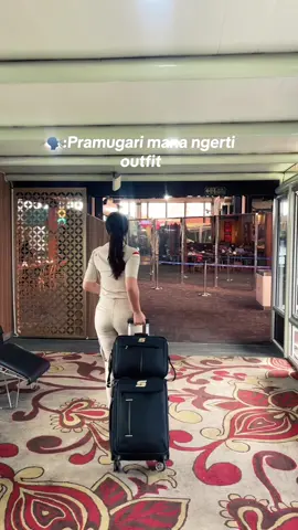 Misi numpang lewat #fyp #flightattendant #outfitchallenge #jointrend #pramugarisuperairjet 
