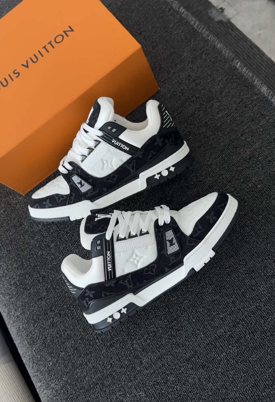 🖤Black & white Lv Trainers 🤍#lv #lvtrainers #designershoes #sneakers #sneakertok #sneakerhead #menfashion #streetwear #streetwearstyle #OOTD #fashiontiktok 