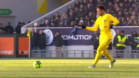 Neymar jr Skills• Neymar Clips • Free Clips • Edit • NEYMAR JR 🇧🇷 #neymar #foot #footballtiktok #futbol⚽️ #skill #skills #brazil🇧🇷 #🇧🇷 #viralvideos #fyp 
