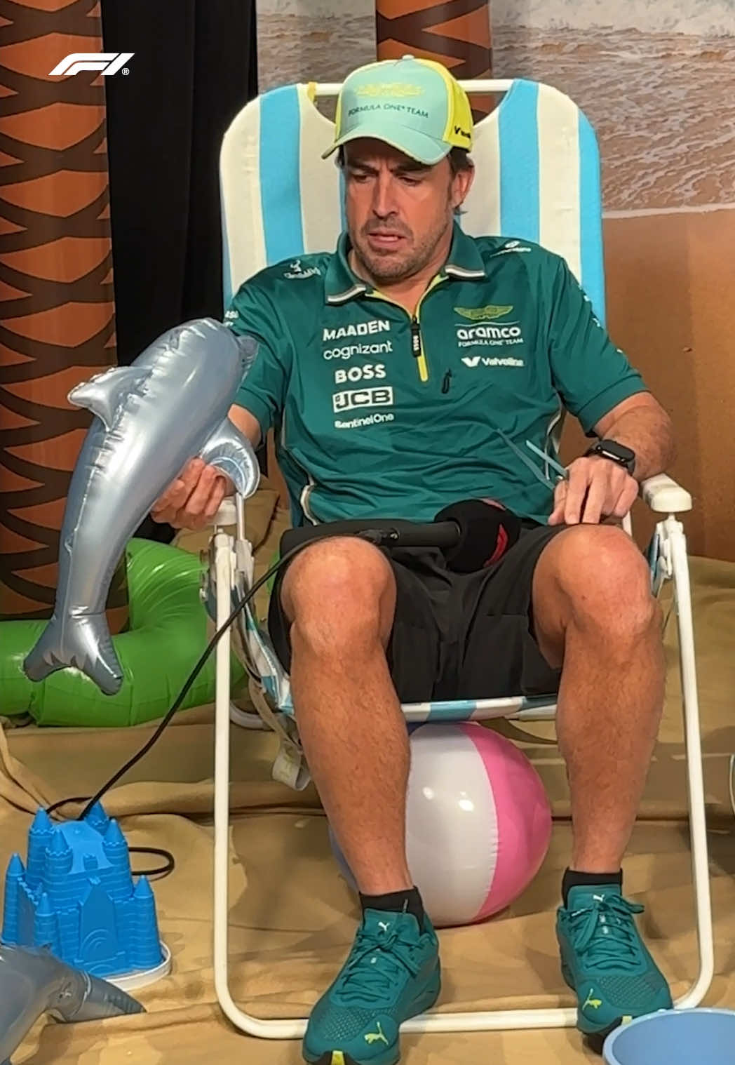 wait why do @Fernando Alonso and the dolphin have beef 🤣 #f1 #formula1 #miamigp #fernandoalonso  