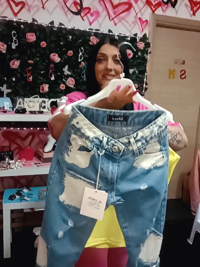 #sempreneiperte #perte#profilofacebook #istragram #tiktok #lemeravigliedipami #store #viaumbria86 #taranto 💙💛