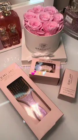 I’ve never been so excited to open a package. Obssesed with @Emi Jay products 💕 #emijay #emijaylady #hairtok #haircare #unboxing #unboxingvideo #haul #haultok #sephora #sephorahaul #recommendations #girly #girlythings #pink #fyp 