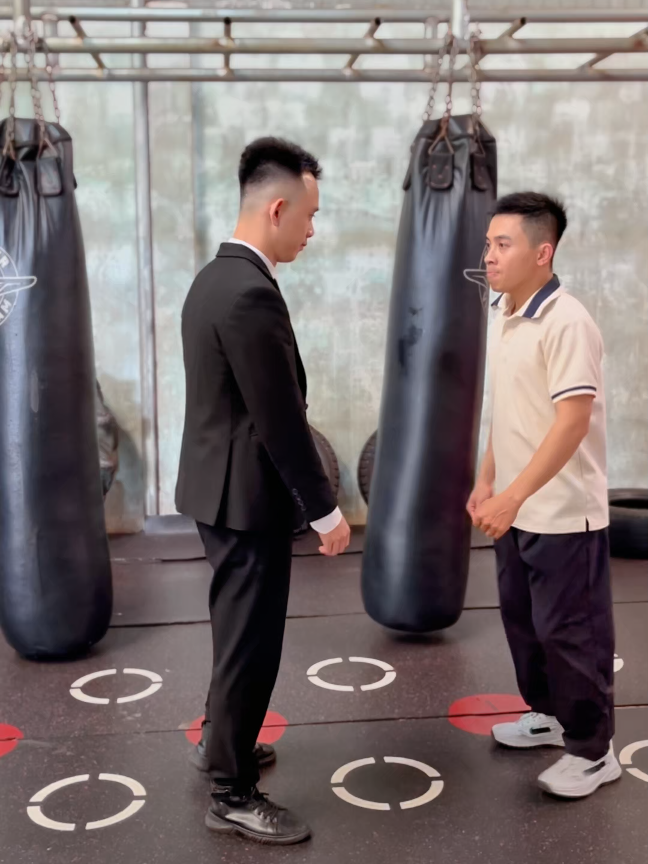 [2326] self defence techniques #tuvenu_ #learnontiktok #thaoselfdefense #tuve #vothuat #kungfu #martialarts #defense #kravmaga #army