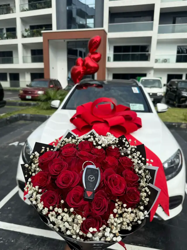 She got a car gift ☺️☺️☺️