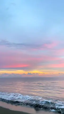 #wonderfulindonesia  #pinkbeach #aesthetic #sunset #pinksunset #fyp #fypシ #sunsetlover #beach #vacations #beachday #indonesia #westsumatra #beautifulsky 