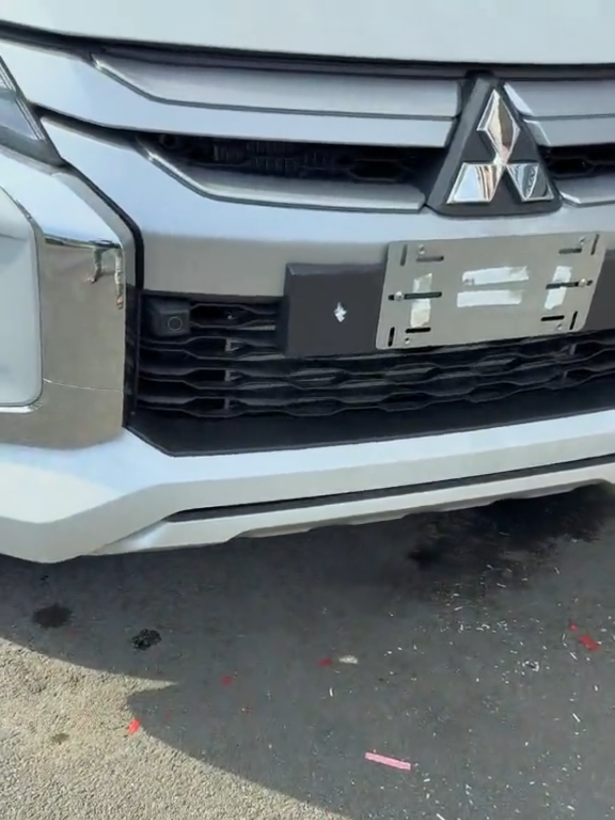 Vous cherchez un pick-up robuste, prêt pour le terrain et les affaires ? Voici la MITSUBISHI DOUBLE CABINE alliant confort et puissant 💪🏽 Prix : 14.000.000F CFA ✔️ Moteur robuste ✔️ Confort intérieur ✔️ Polyvalent 📩 Contactez-nous dès maintenant via les coordonnées dans la bio pour plus d'informations  #videoviral #mitsubishi #chine 