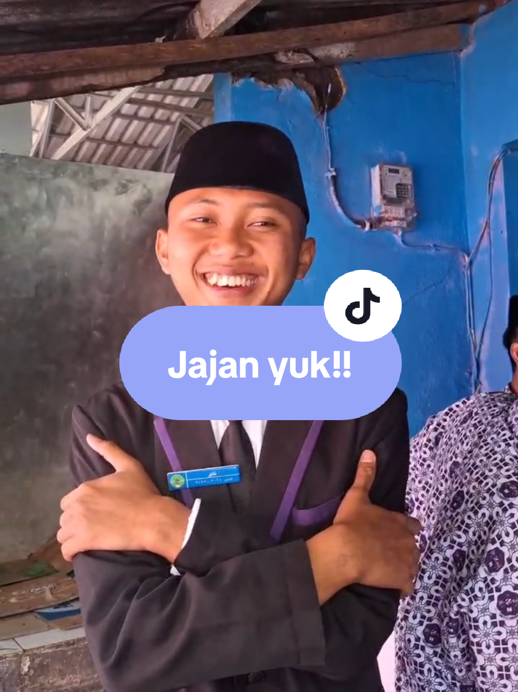 Keseruan santri ketika Jajan✨️Jajan yang halal, insyaAllah berkah dan bahagia.Boleh capek, asal jangan lupa jajan dan bahagia.