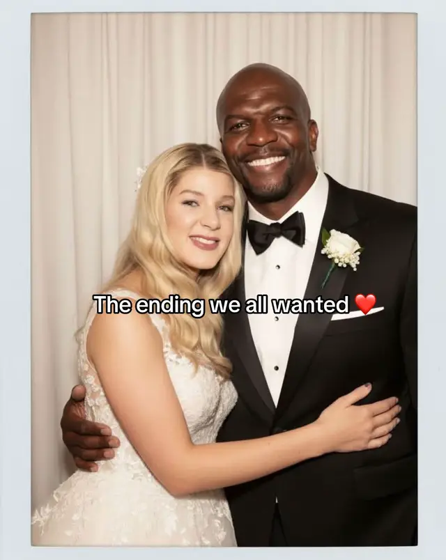Two black male FBI agents go undercover as white women by using whiteface to protect two hotel heiresses from a kidnapping plot targeting socialites. - White Chicks  #whitechicks #hollywood #celebrity #movie #fyp 