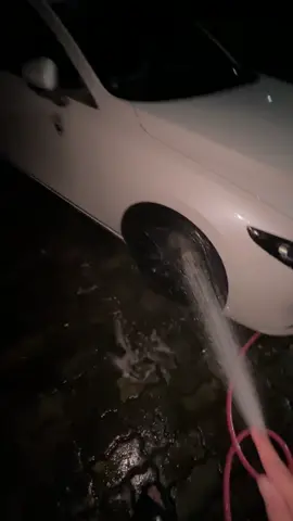 Rửa xe đêm . Phục vụ kèo cưới gấp ngày mai 🥰#75huế #mazda3 