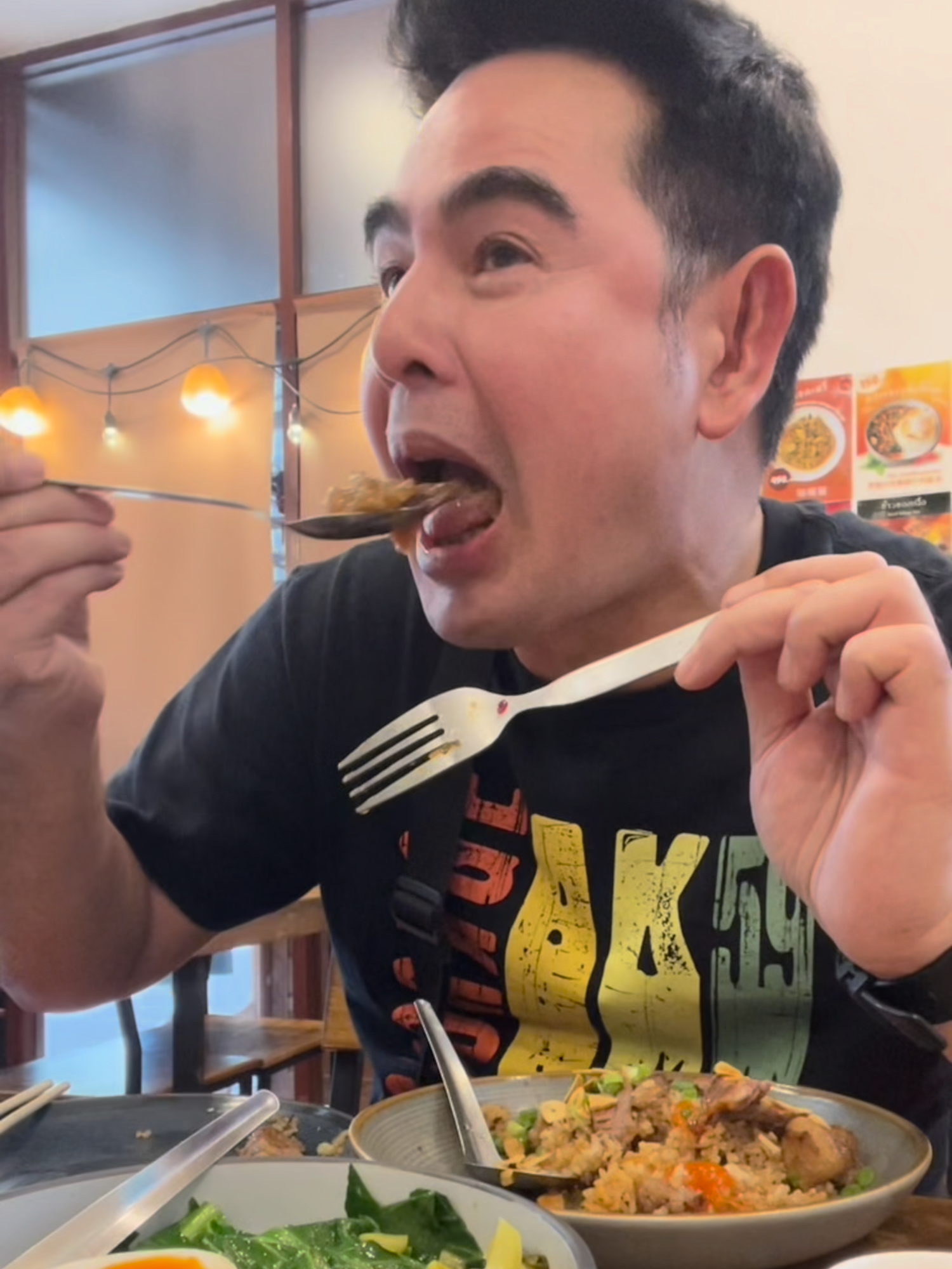 พาไปร้านข้าวขาวัวบ้านโบราณเชียงใหม่ 🍖🥘 เนื้อเน้นๆ หอมๆ อร่อยล้ำไม่เหมือนใคร พิกัดถนนเจริญประเทศใกล้สะพานขัวเหล็ก ริมแม่น้ำปิงคร้าบบบบ @__beefthai   #เที่ยวกับจ๊อบ#ข้าวขาวัว#เชียงใหม่#tiktokพาเที่ยว#ร้านดีบอกต่อ