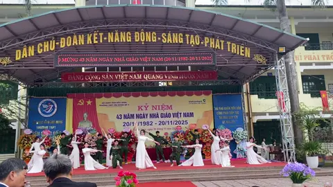 Múa 20/11: Ánh sáng người gieo chữ