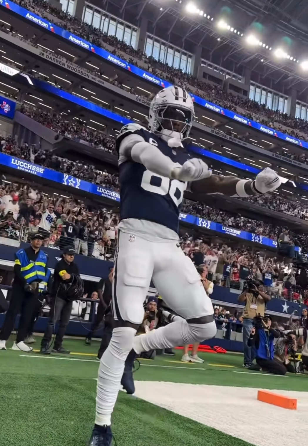 Ceedee hit that rakai dance #fyp #nfl #dallascowboys #rakai #viral 