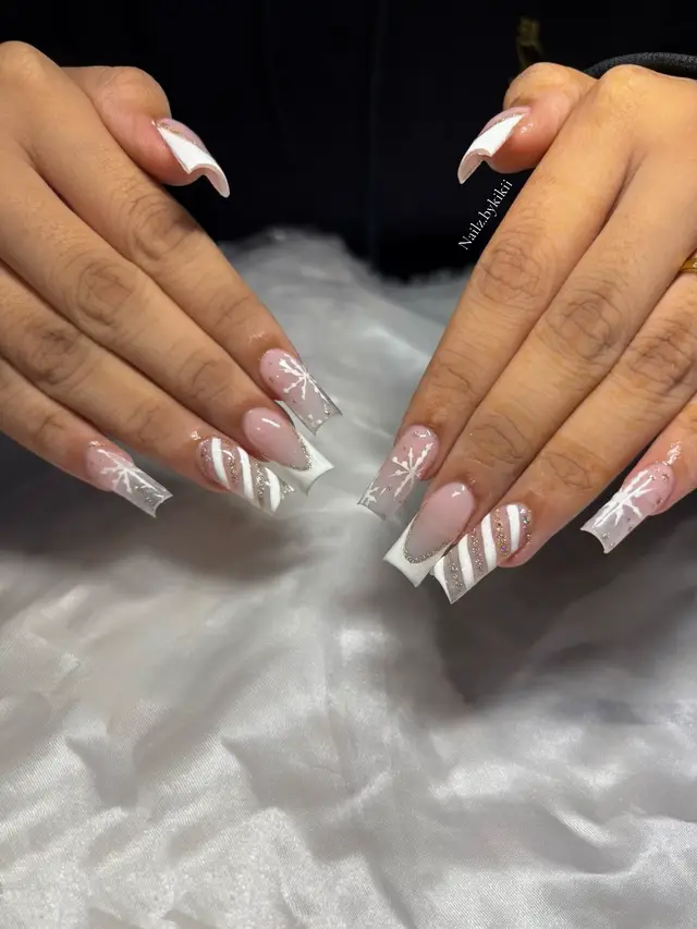 Book your holiday sets asappppp 😛 Dm too book on instagram only  Nailz.bykikii (ig)  MALTON, Mississauga 📍 Book your holiday setssssssss   #nails #nailinspo #xyzbca #fyp #christmasnails 
