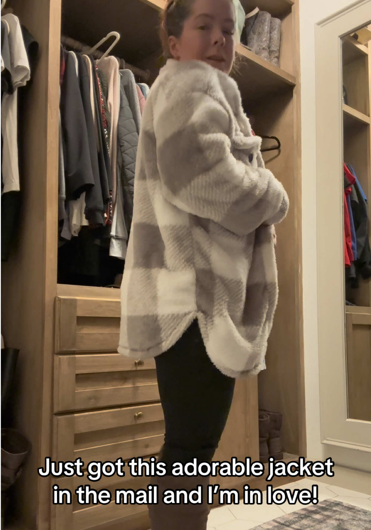 My new plaid jacket just came in and I’m in love!! #jacket #tiktokshop #plaid #plaidjacket #shortgirl 