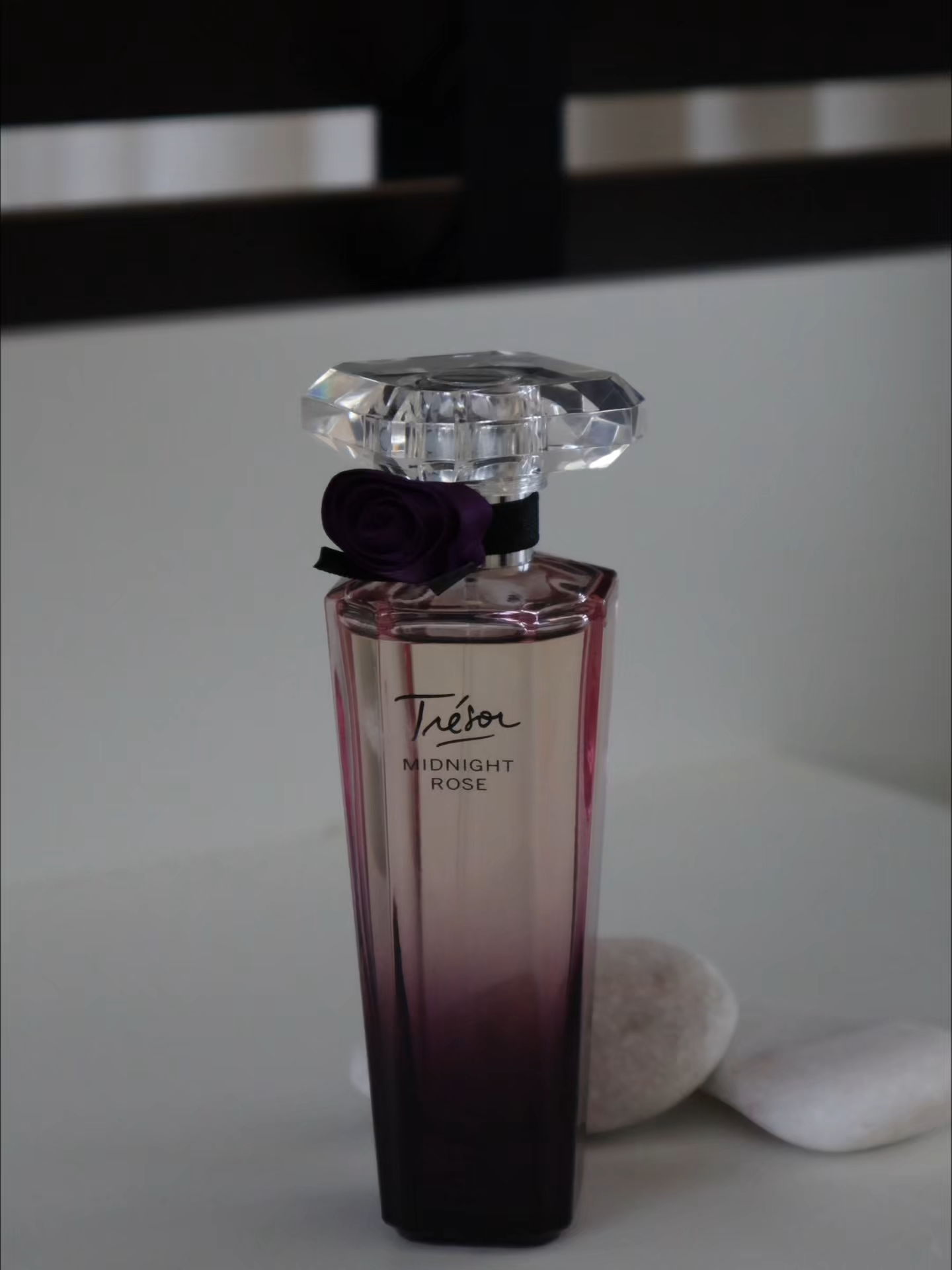 Fall for the night. Trésor Midnight Rose, where elegance meets passion. #Lancome #LancomeMY #TresorMidnightRose#LancômePerfume#LuxuryFragrance#ScentOfTheNight