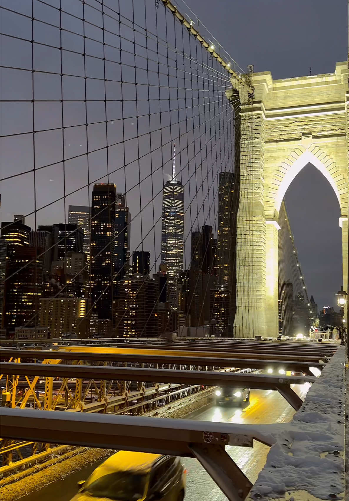 Evening walk on Brooklyn Bridge 🌉   One of those NYC moments that never gets old. Would you walk here at dusk or at night? . . #brooklynbridge #nyc #newyorkcity #nyctiktok #cityaesthetic