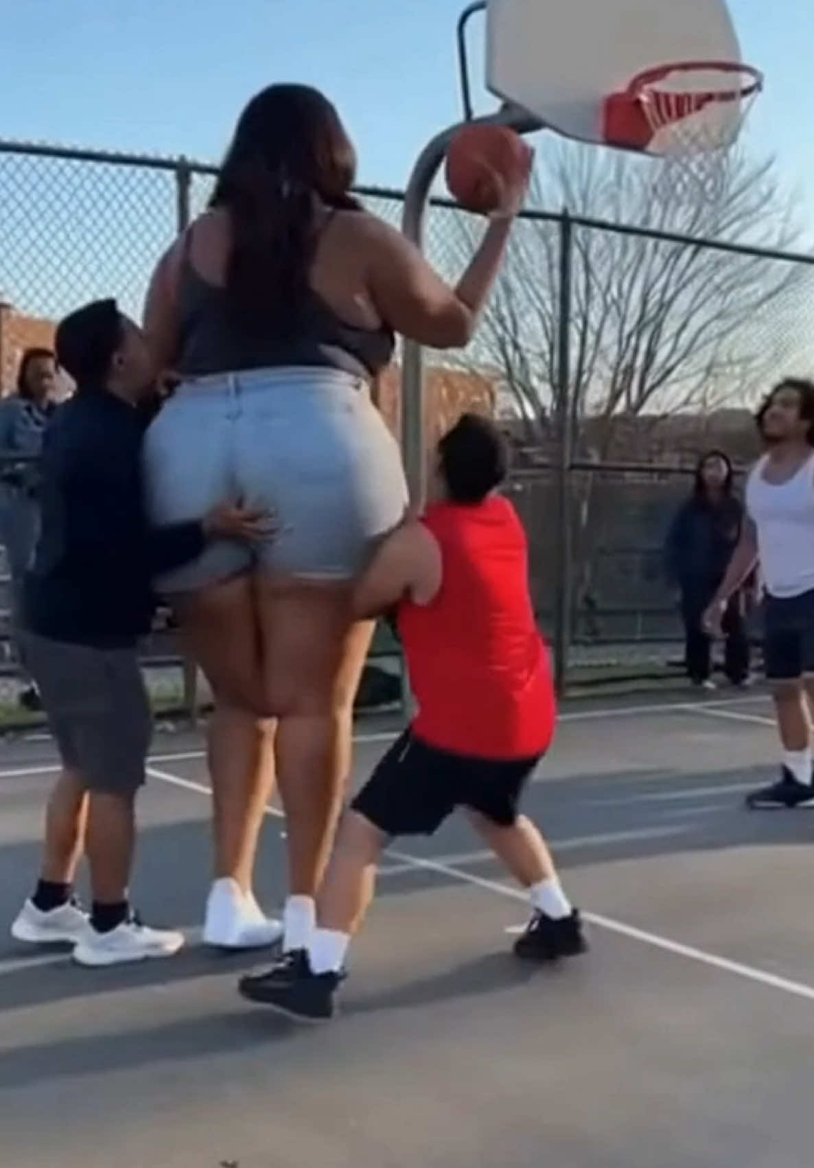 Easy buckets😂 #sports #basketball #tallgirl #funny #fyp 
